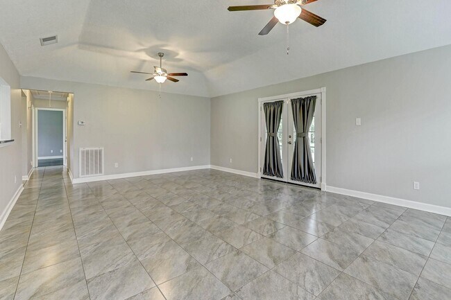 Building Photo - 1211 Diablo Dr