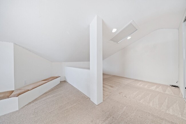 Building Photo - Seawind Upper Unit with Vaulted Ceilings a...