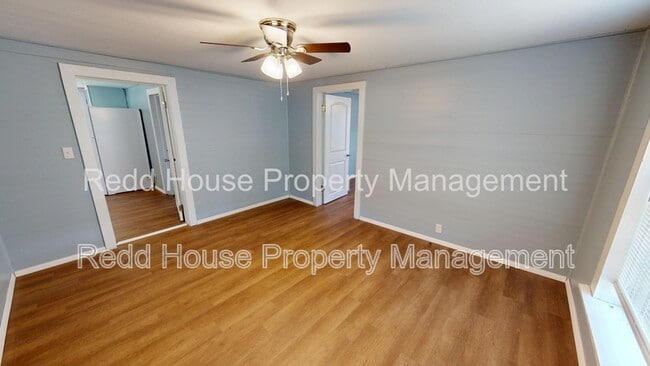 Building Photo - 103 Watkins St