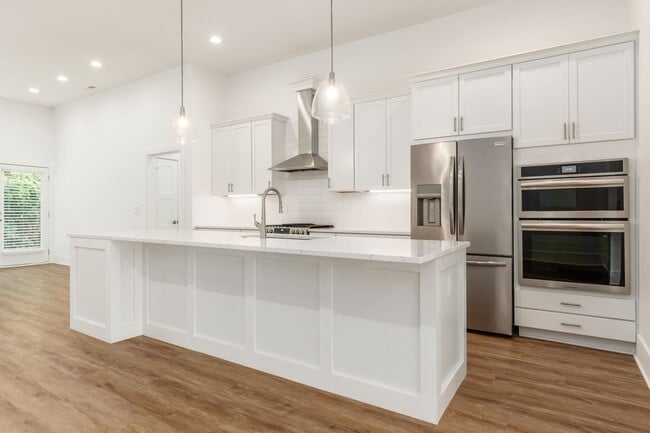 Building Photo - 2978 Bernard View Ln