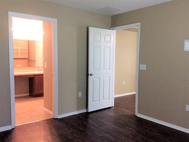 Building Photo - 1733 Strathmore Cir