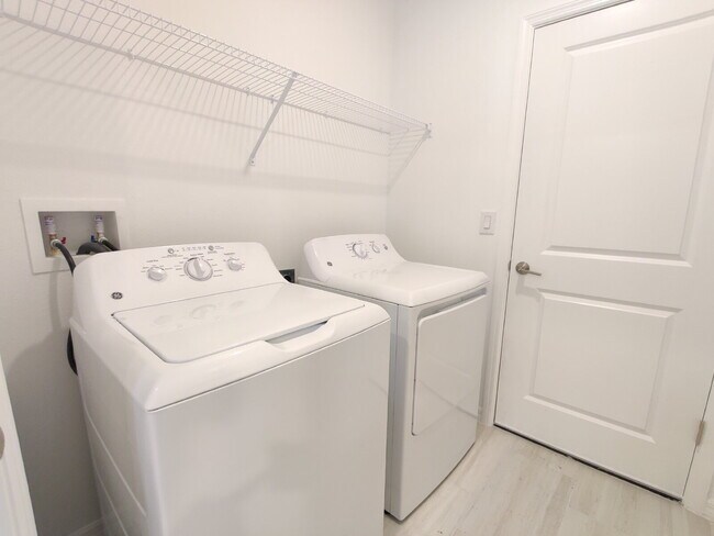 Building Photo - 13413 Sunset Sapphire Ct