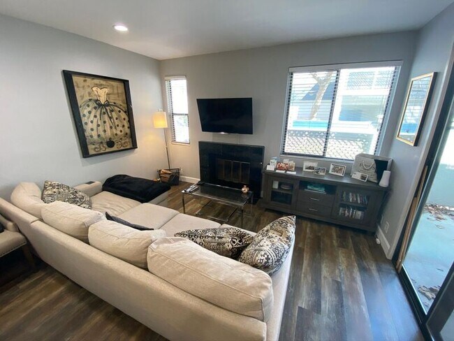 Building Photo - 2236 River Run Dr