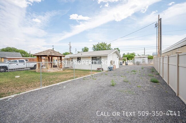 Building Photo - 1 bedroom 1 bathroom Unit in Soap Lake, WA