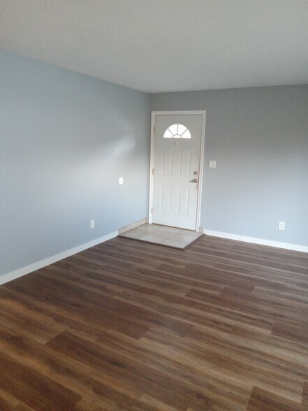 Building Photo - 1934 SE Tenino St