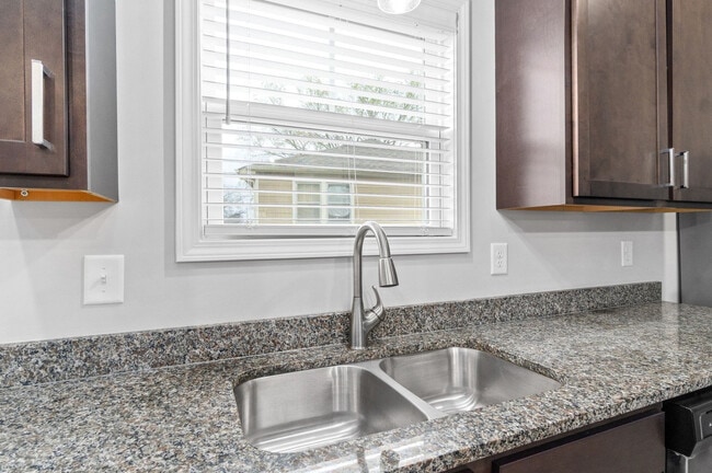 Stainless Steel Appliances - 1625 Golf Club Ln