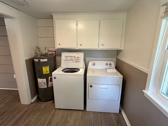 Building Photo - 204 N Frankfort Ave