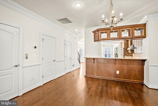 Building Photo - 211 Mill St