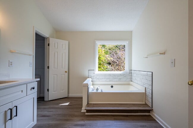 Building Photo - 11705 Bentham Ct