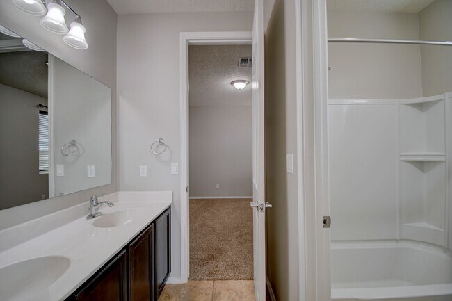 Building Photo - Beautiful Loma Colorado Home.