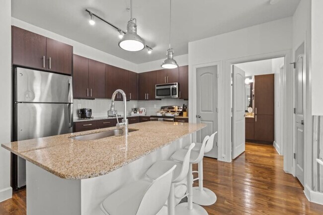 Building Photo - 5250 Town and Country Blvd