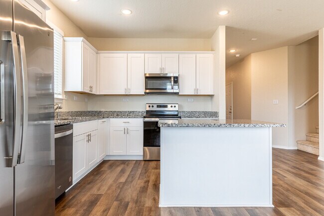 Building Photo - 817 Beacon Hts