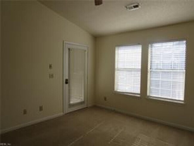 Building Photo - Chesapeake Beach