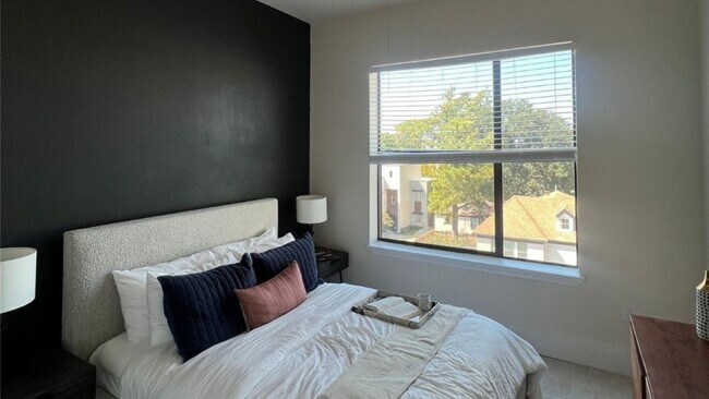 Building Photo - 1508 Blodgett St