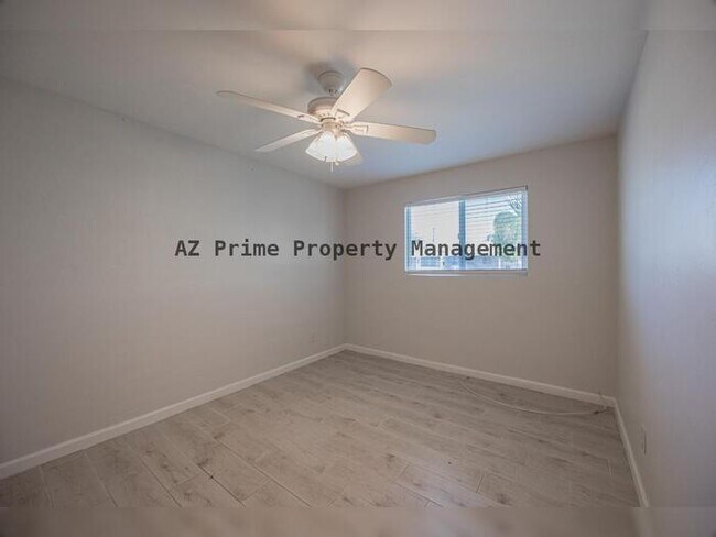 Building Photo - 6637 E Wilshire Dr