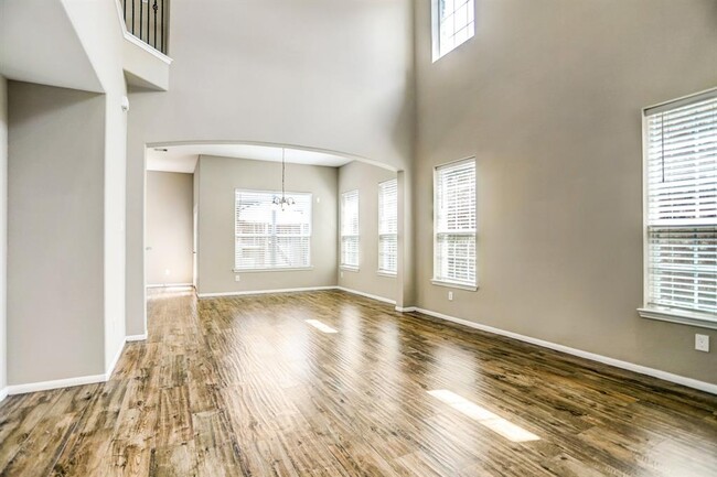 Building Photo - 9238 Solvista Pass Ln