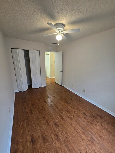 Building Photo - 5202 Sunridge Palms Dr