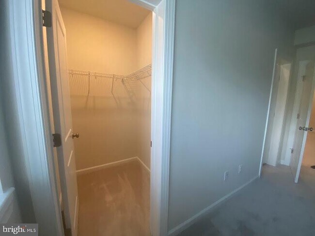 Building Photo - 506 Nursery Ln