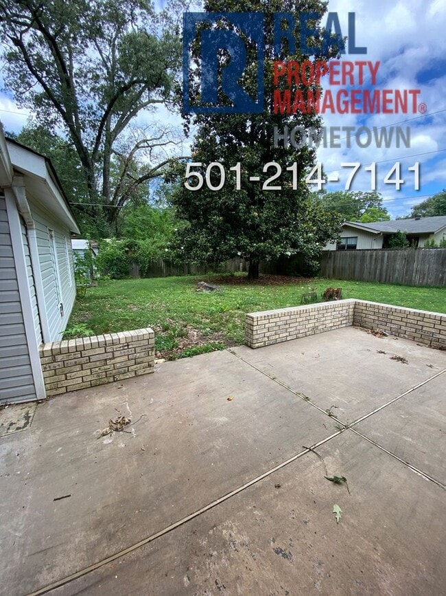 Building Photo - 501 Pamela Dr