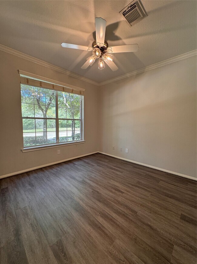 Building Photo - 137 E Montfair Blvd