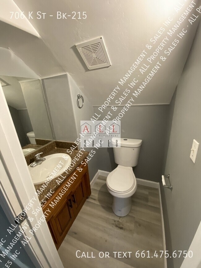 Building Photo - 706 K St