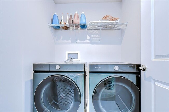 Building Photo - 10422 Gliding Eagle Wy