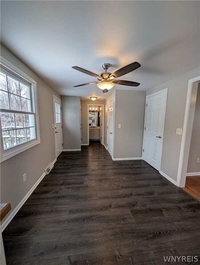 Building Photo - 6181 Old Beattie Rd