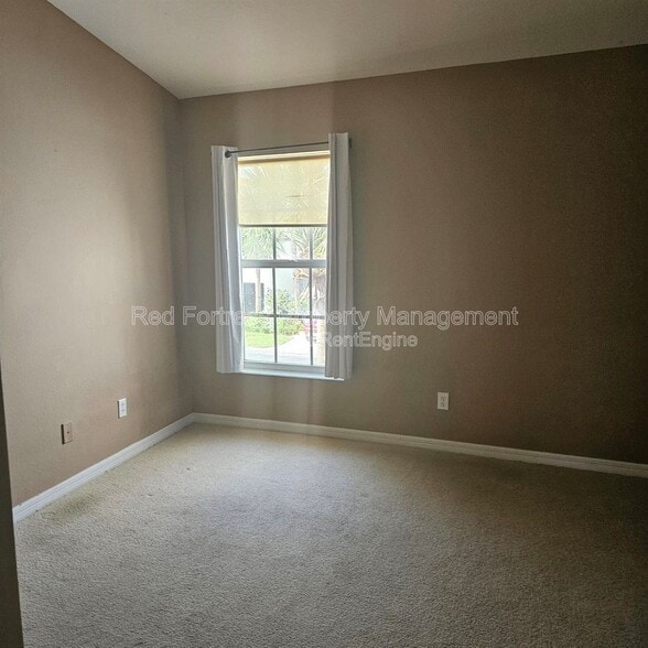 Building Photo - 8271 Village Edge Cir