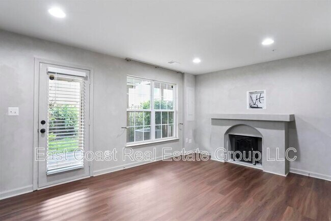 Building Photo - 5957 Whelan Ln