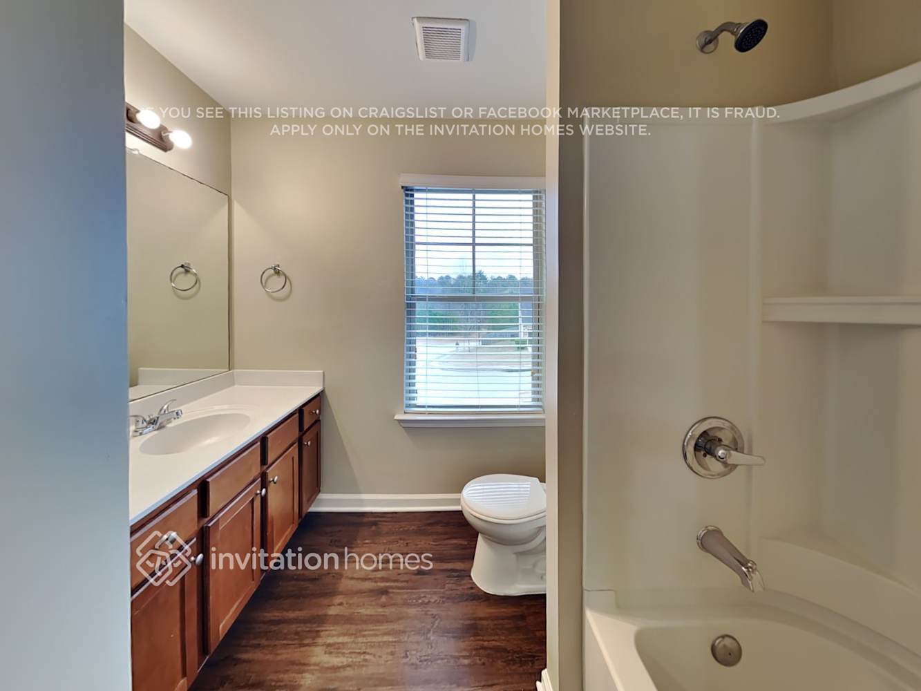 Building Photo - 490 Village Broad St