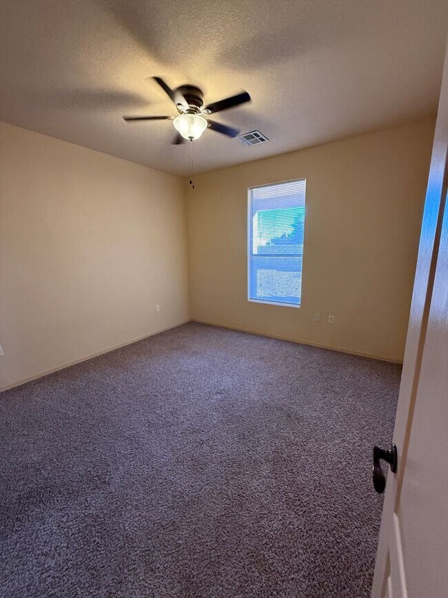 Building Photo - 4804 Camino Dos Vidas