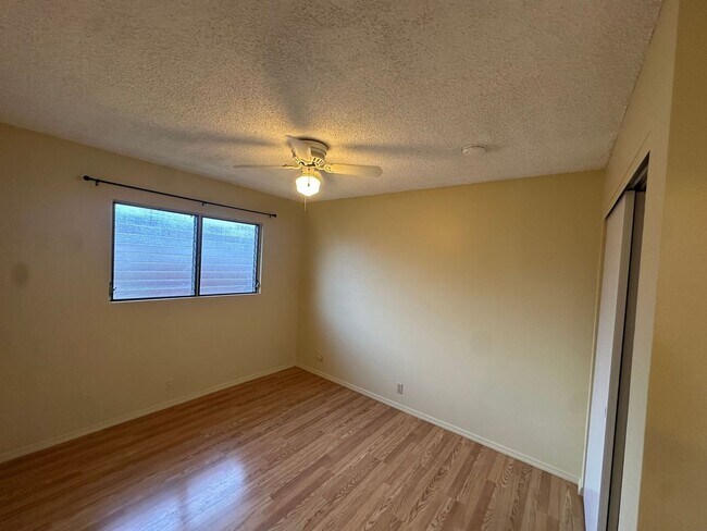 Building Photo - Village Park -3 Bed/ 2 Bath/ 2 Parking