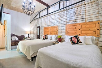 Building Photo - 3704 San Bernardo Ave