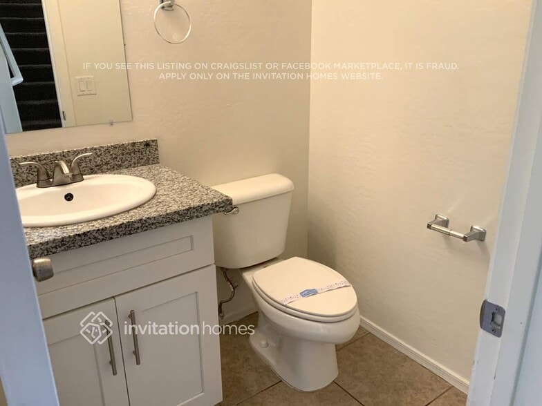 Building Photo - 3812 W Goldmine Mountain Dr