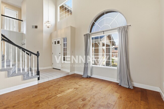 Building Photo - 2212 Thurton Dr