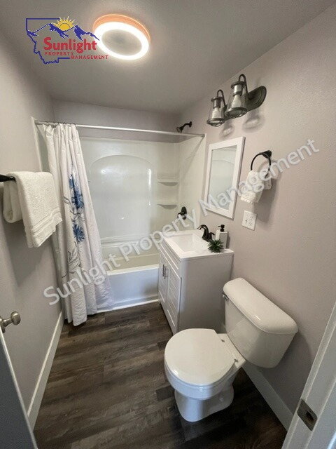 Building Photo - "Charming 1-Bedroom Retreat in Laurel - Cozy 576 Sq Ft Home!"