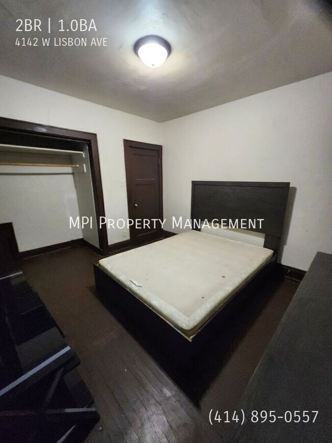 Building Photo - 4142 W Lisbon Ave