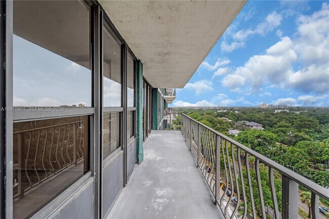 Building Photo - 780 NE 69th St