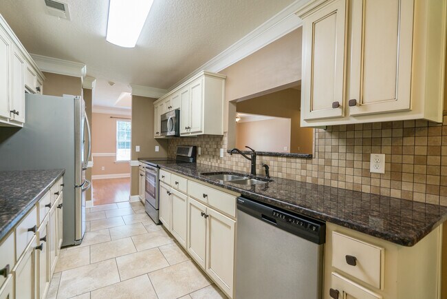 Building Photo - 633 Wilkinson Rd
