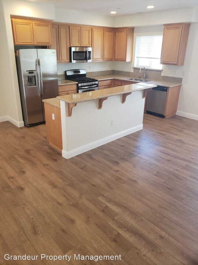 Building Photo - 3 br, 2.5 bath House - 2735 Lavender Terrace