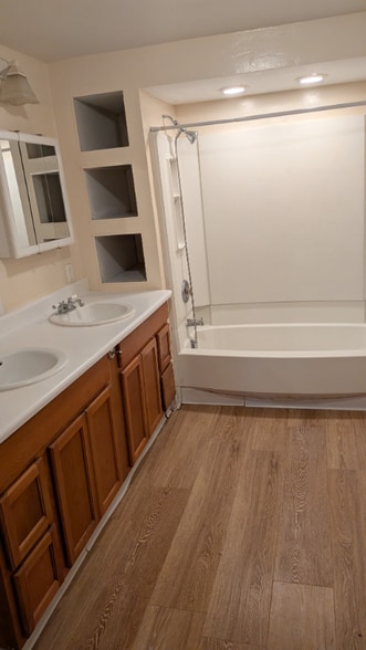 Building Photo - 312 S 8th St