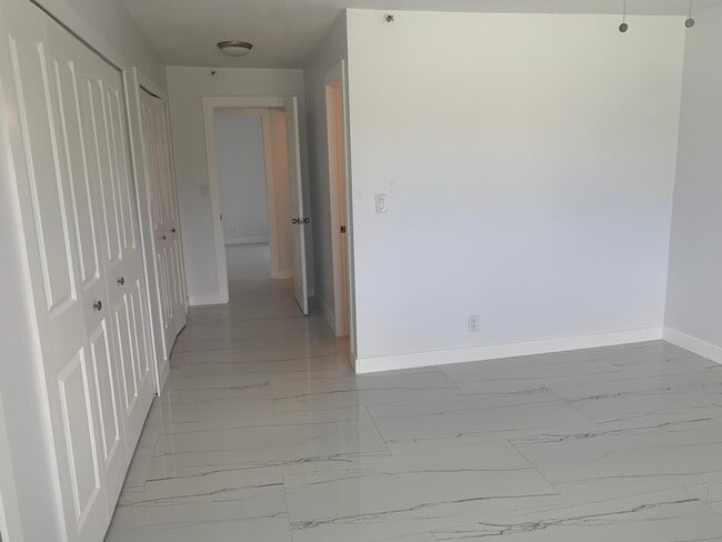 Building Photo - 2786 Tennis Club Dr