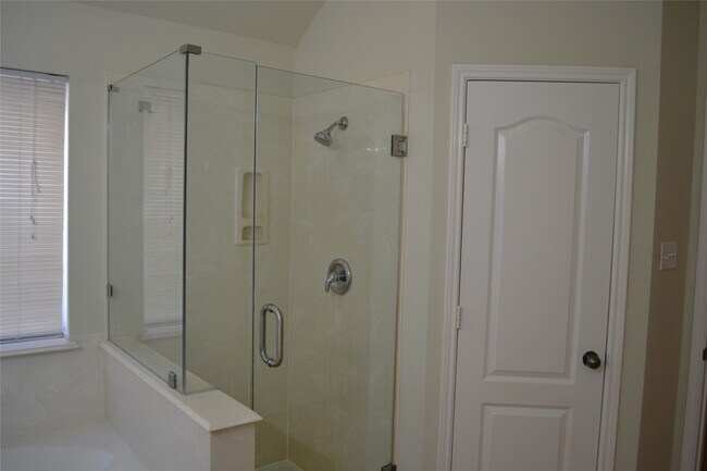 Building Photo - 1909 Highland Point Ct