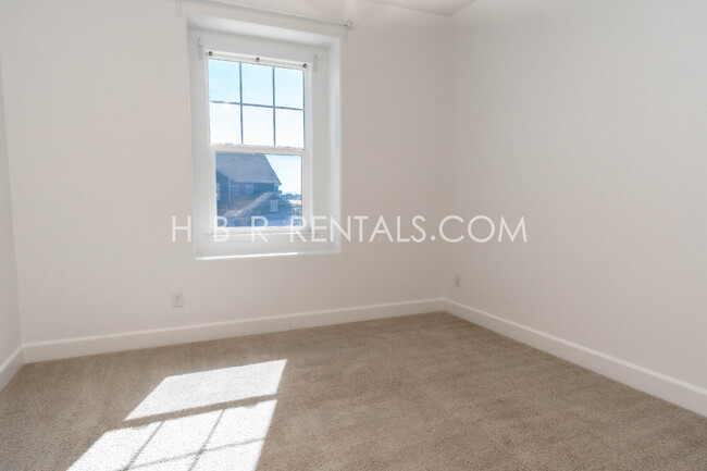 Building Photo - EXCLUSIVE ELLIS HOME For Rent in Tracy - o...