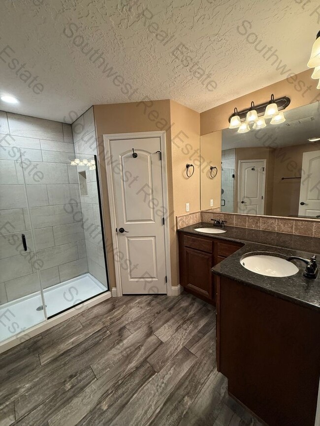 Building Photo - Spacious 3 Bedroom 2 Bath home in Portales, NM