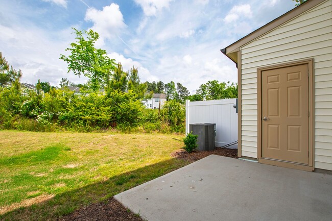 Building Photo - Spacious 3-Bedroom Townhome in Durham!