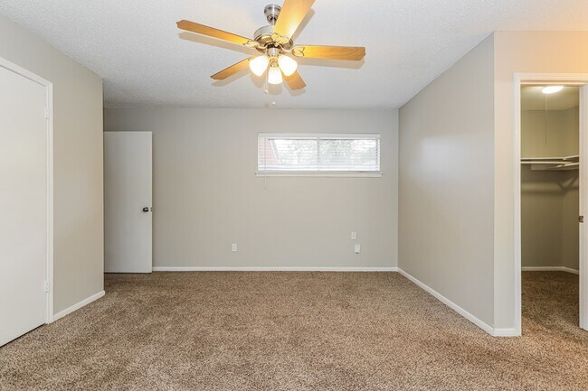 Building Photo - 26218 Maplewood Dr