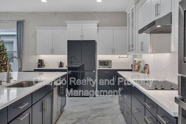 Building Photo - 15155 Mayberry Dr