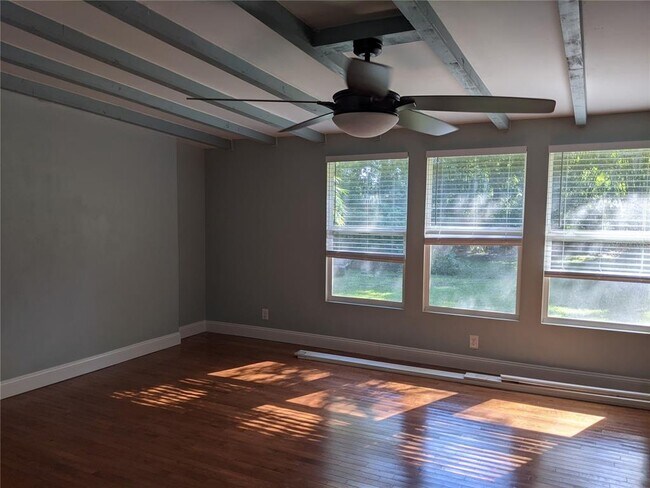 Building Photo - 5907 N Tampa St