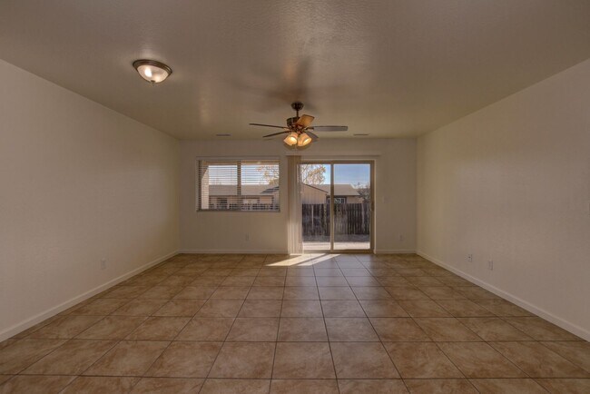 Building Photo - 3027 N Corrine Dr